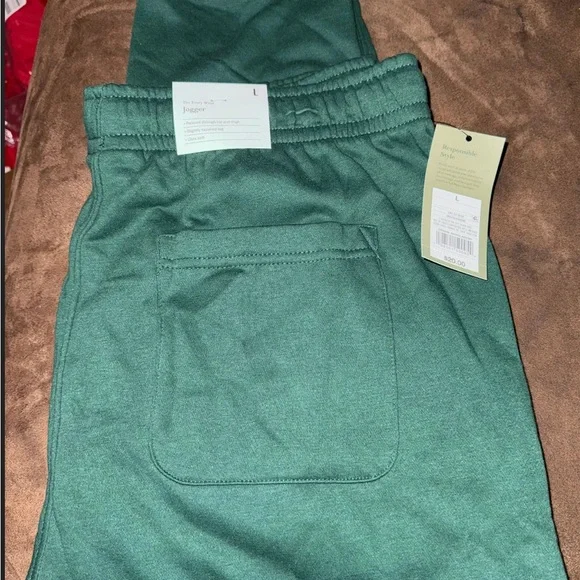 Men’s Green Jogger Pants - Picture 2 of 2